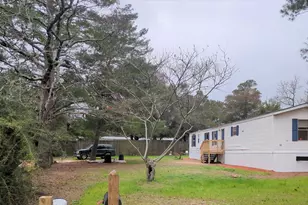 63 W Oleander Ave, Defuniak Springs, FL 32433 - Photo 1