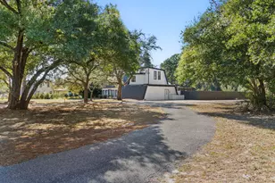 2121 Mar Mar Ln, Navarre, FL 32566 - Photo 1