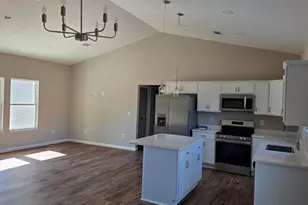 559 W Michaelangelo Road W, Defuniak Springs, FL 32433 - Photo 9