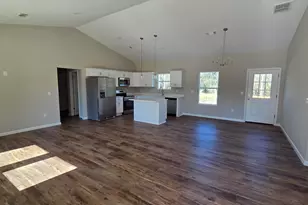 559 W Michaelangelo Road W, Defuniak Springs, FL 32433 - Photo 5