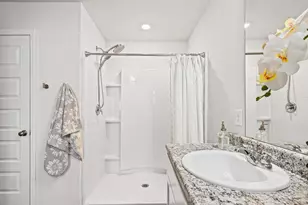 412 Scarborough St, Crestview, FL 32539 - Photo 17