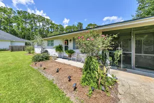 90 Jones Dr, Freeport, FL 32439 - Photo 1