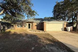 2722 Shalimar Dr, Navarre, FL 32566 - Photo 1