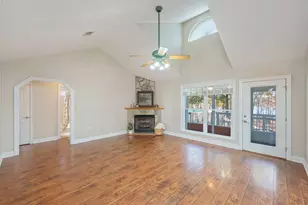 516 Blue Pond Cir, Ponce de Leon, FL 32455 - Photo 3