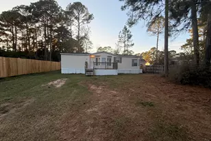 300 Ridgewood Ave, Mary Esther, FL 32569 - Photo 3