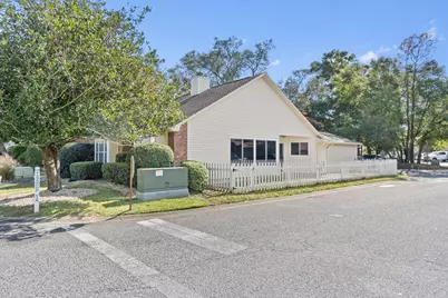 110 Parkwood Drive, Niceville, FL 32578 - Photo 1