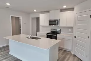 8123 Fox Hunt Dr, Milton, FL 32583 - Photo 5