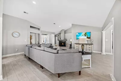 156 Shoreline Drive, Mary Esther, FL 32569 - Photo 9