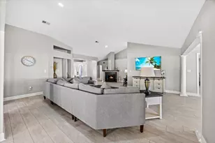 156 Shoreline Dr, Mary Esther, FL 32569 - Photo 9