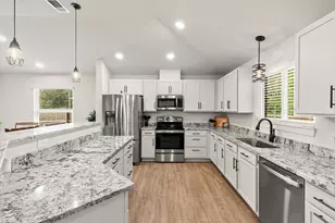 8422 Lucena St, Navarre, FL 32566 - Photo 11