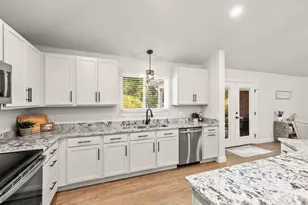 8422 Lucena St, Navarre, FL 32566 - Photo 7