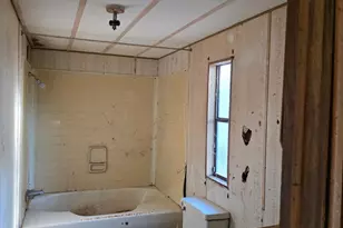 4977 Douglas Ferry Rd, Caryville, FL 32427 - Photo 11