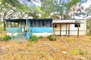 4977 Douglas Ferry Rd, Caryville, FL 32427 - Photo 3