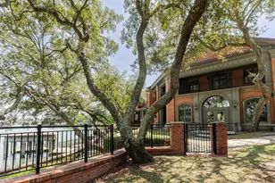 204 Laura Ln, Gulf Breeze, FL 32561 - Photo 41