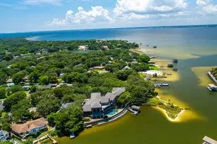 204 Laura Ln, Gulf Breeze, FL 32561 - Photo 47