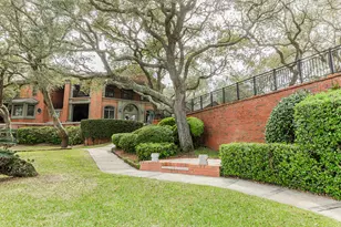 204 Laura Ln, Gulf Breeze, FL 32561 - Photo 43