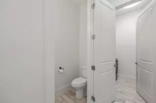 995 Airport Rd, Destin, FL 32541 - Photo 25