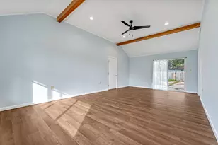 1421 Mixon Dr, Fort Walton Beach, FL 32547 - Photo 3