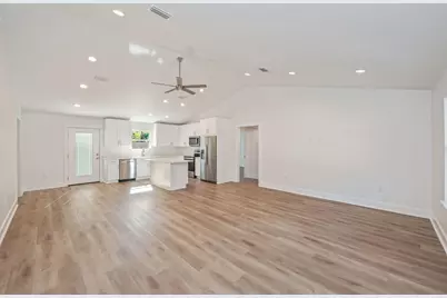 68 E Iris Lane E, Defuniak Springs, FL 32433 - Photo 5