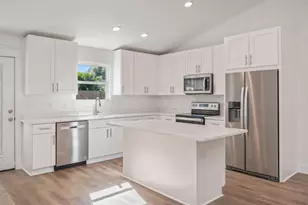 68 E Iris Ln E, Defuniak Springs, FL 32433 - Photo 9