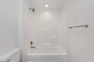 68 E Iris Ln E, Defuniak Springs, FL 32433 - Photo 19