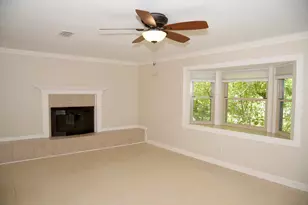 218 Howard St, Niceville, FL 32578 - Photo 5