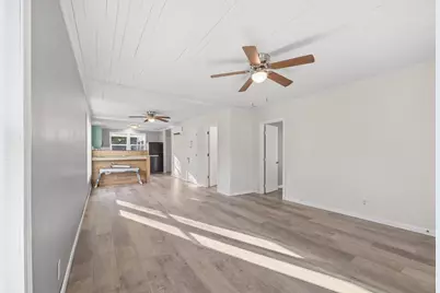 198 E 1st Avenue E, Crestview, FL 32536 - Photo 3