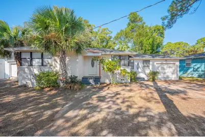226 NE Beachview Drive NE, Fort Walton Beach, FL 32547 - Photo 1