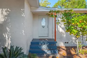 226 NE Beachview Dr NE, Fort Walton Beach, FL 32547 - Photo 3