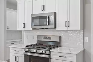 8310 Vickie St, Pensacola, FL 32514 - Photo 13