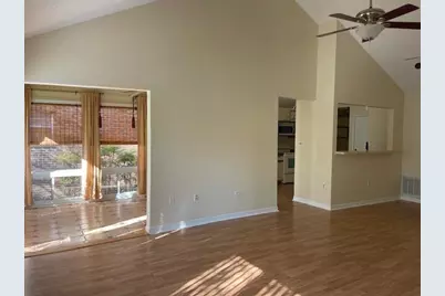 810 Fairway Lakes Drive, Niceville, FL 32578 - Photo 11