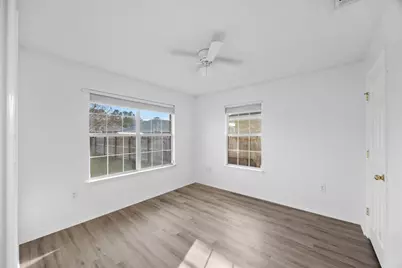 9655 Parker Lake Circle, Navarre, FL 32566 - Photo 23