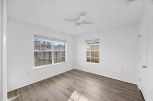 9655 Parker Lake Cir, Navarre, FL 32566 - Photo 23