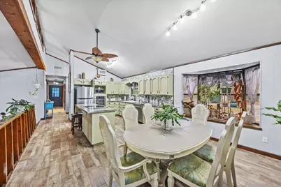 6523 Robar Tesora Street, Navarre, FL 32566 - Photo 11