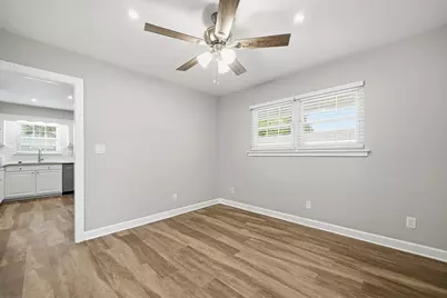 258 NW Briarwood Circle NW, Fort Walton Beach, FL 32548 - Photo 17