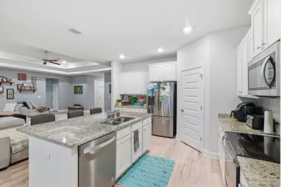 304 Perimeter Place, Freeport, FL 32439 - Photo 11