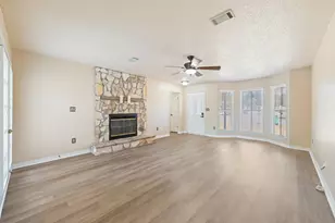 3022 Blue Pine Ln, Niceville, FL 32578 - Photo 11
