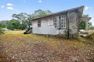 950 B St, Crestview, FL 32536 - Photo 3
