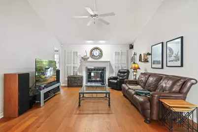 108 Long Pointe Drive, Mary Esther, FL 32569 - Photo 5