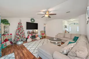 407 Bobby Dr, Crestview, FL 32536 - Photo 5