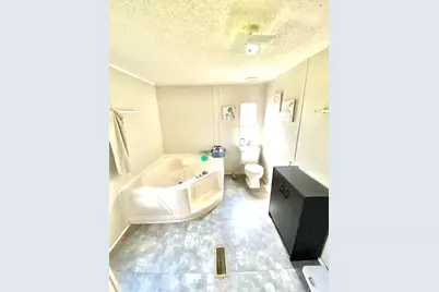 2493 4th Avenue, Alford, FL 32420 - Photo 9