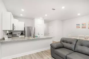 1028 McLaren Cir, Fort Walton Beach, FL 32547 - Photo 9