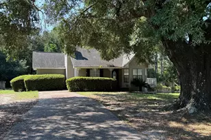 207 W Pinoak Ct W, Crestview, FL 32539 - Photo 19