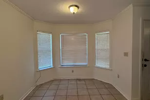 207 W Pinoak Ct W, Crestview, FL 32539 - Photo 3