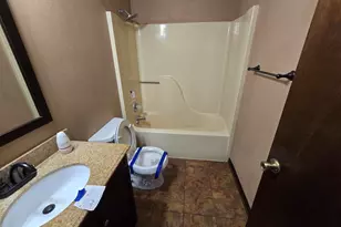 404 Brown Pl, Crestview, FL 32539 - Photo 9