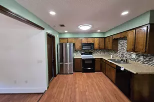 404 Brown Pl, Crestview, FL 32539 - Photo 5