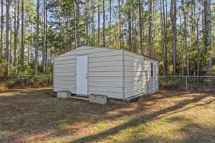 2528 Hilton Dr, Navarre, FL 32566 - Photo 45