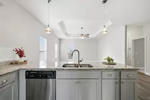 802 Marquis Wy, Freeport, FL 32439 - Photo 9