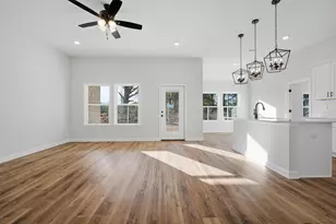 2804 Blackbird Ct, Crestview, FL 32539 - Photo 3