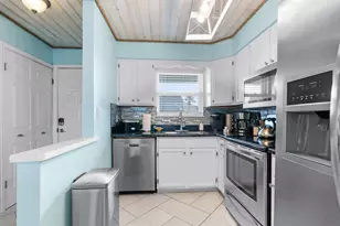 330 Bluefish Dr, Fort Walton Beach, FL 32548 - Photo 5